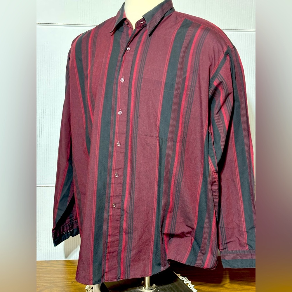 Puritan 2XLT men’s long sleeve button up shirt. 32” L 25” p2p dark red & black